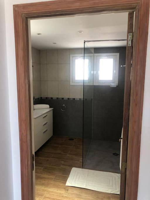 Gezellige Villa Met Prachtig Zicht En Zwembad Arona  Exteriör bild